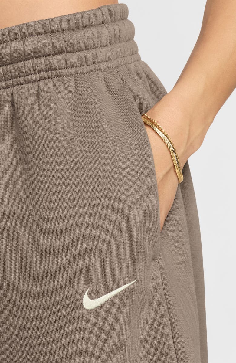 Nike Sportswear Phoenix Oversize Tapered Fleece Sweatpants, Alternate, color, Mink Brown/ Sail