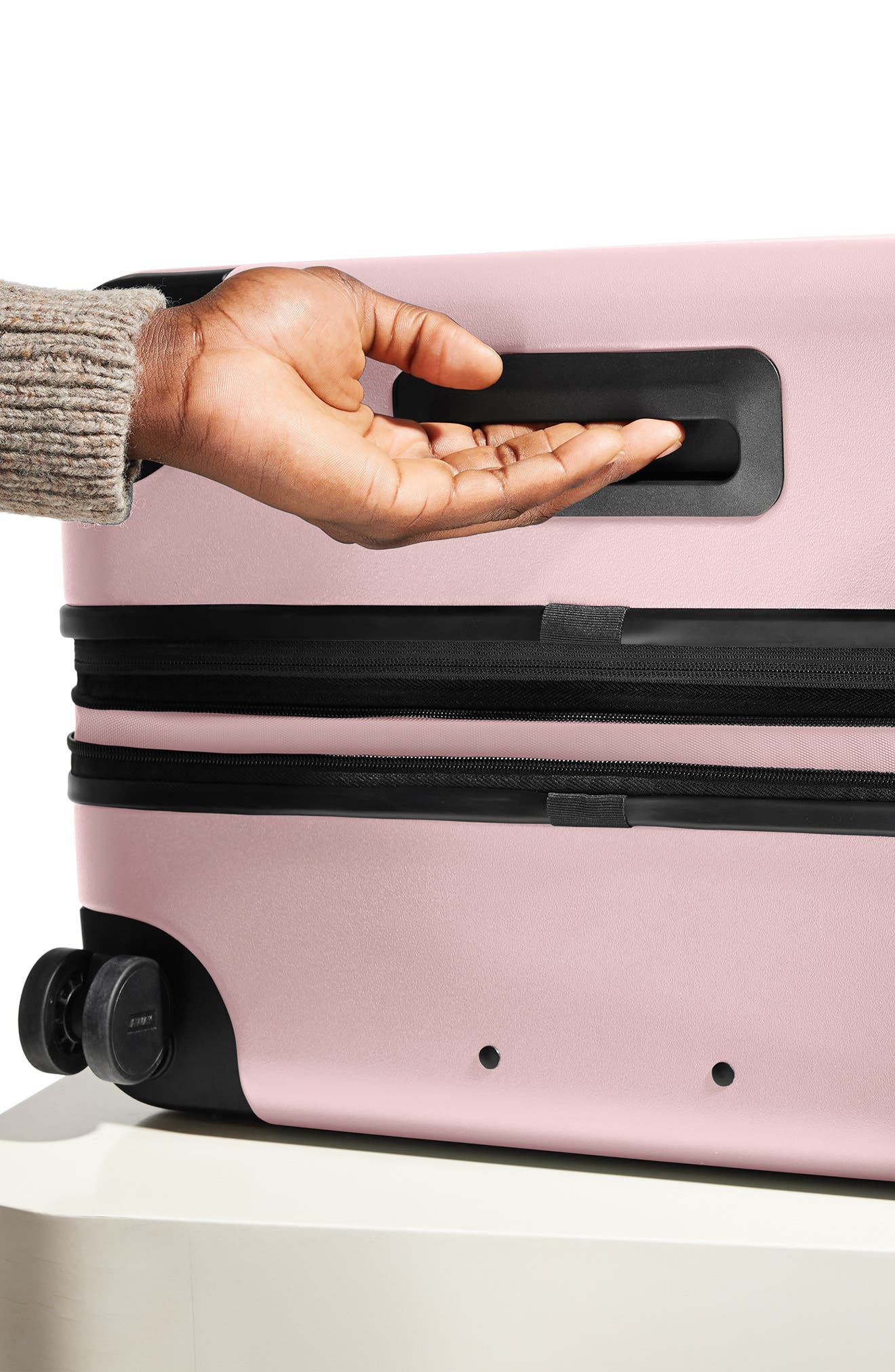 Женские чемоданы Away The Large Flex Suitcase — фото 7