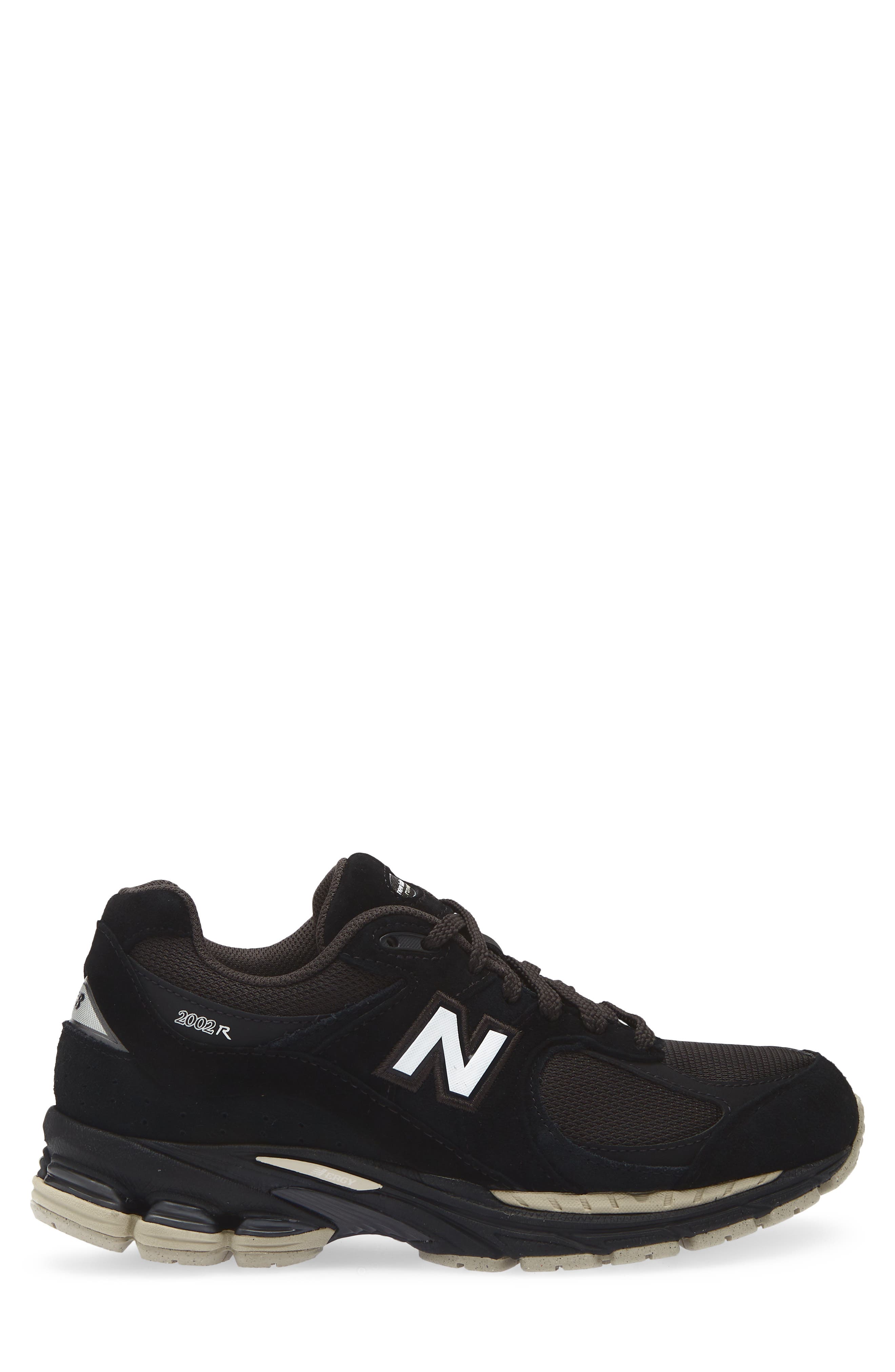 New Balance Gender Inclusive 2002R Sneaker, Alternate, color, Black/ Timberwolf