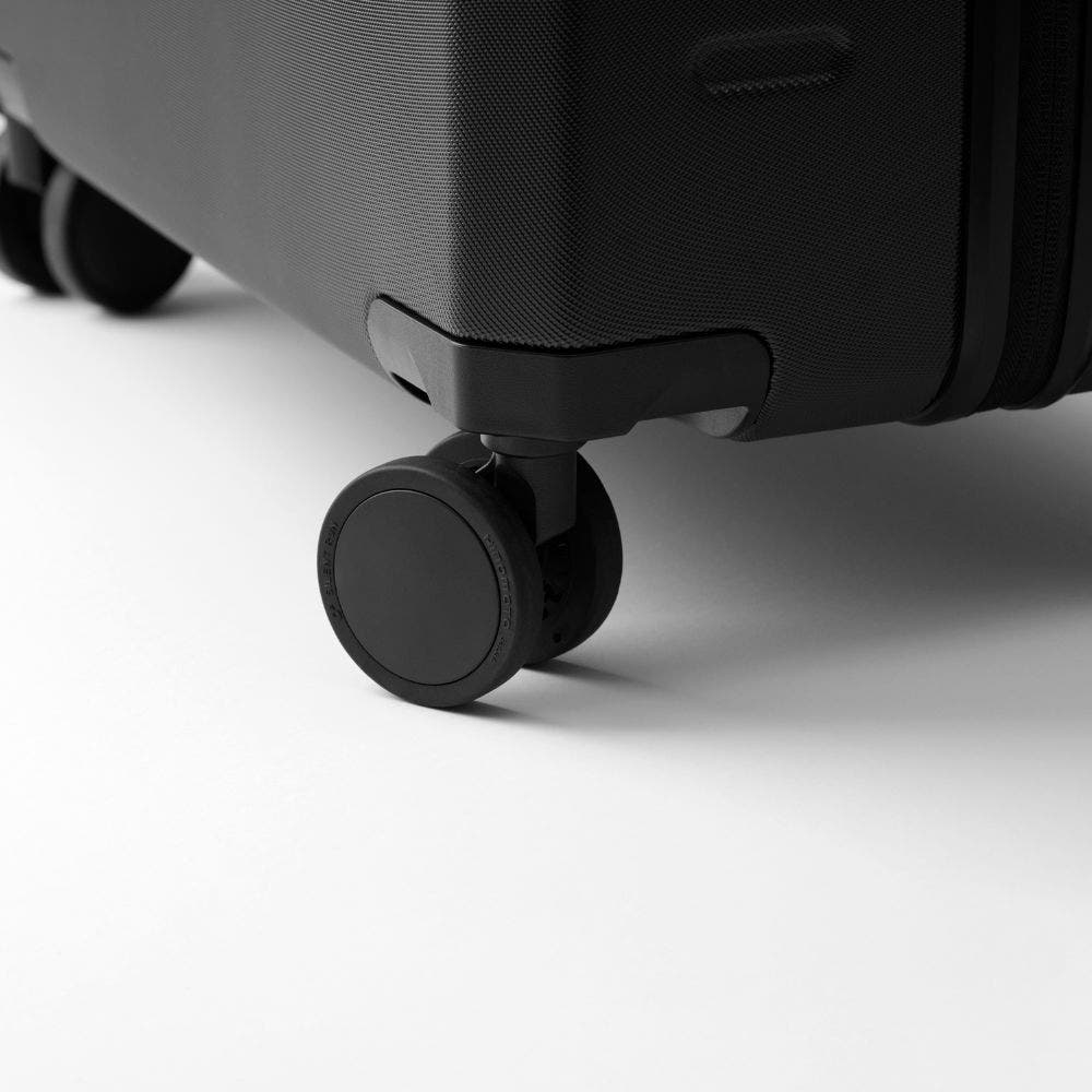 D_b_ Ramverk Pro Hardside 21 Inch Carry On Luggage  Spinner, Alternate, color, Black Out