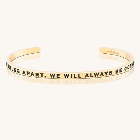 Side By Side Or Miles Apart, We Will Always Be Connected By Heart bracelet