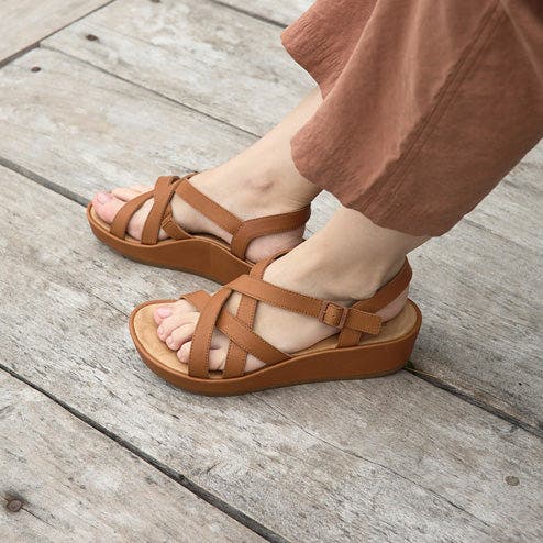 Soleil Cross Sandal, Alternate, color, Pecan