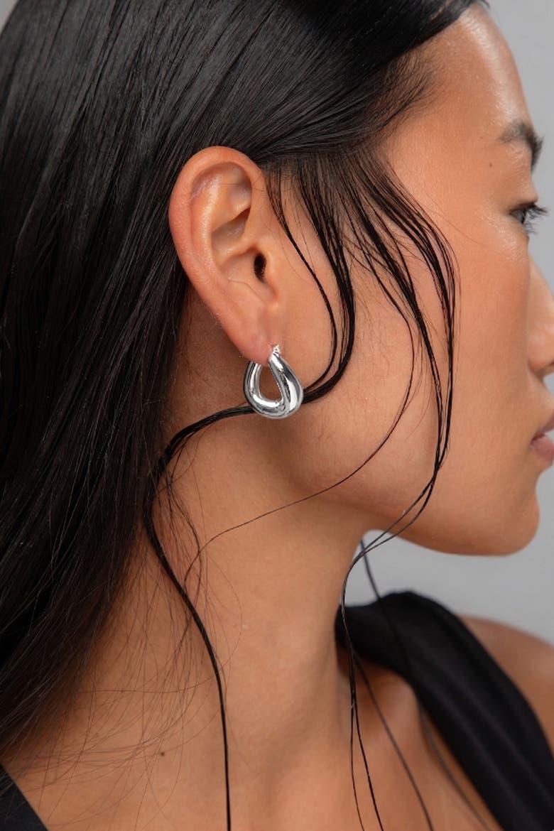 Falin Midi Chubby Hoop Earrings in Silver, Alternate, color, Silver