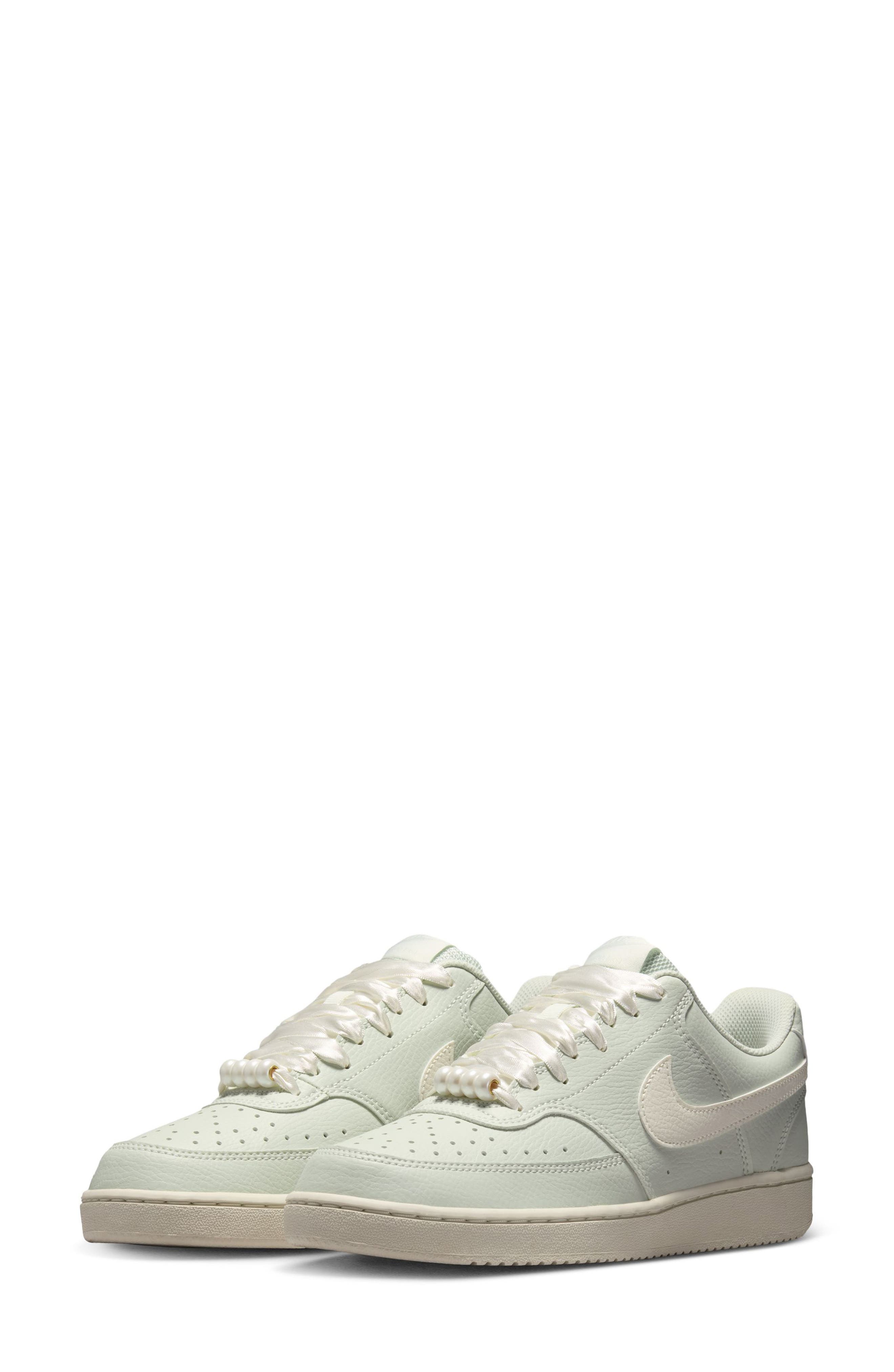 SPRUCE AURA/ SAIL