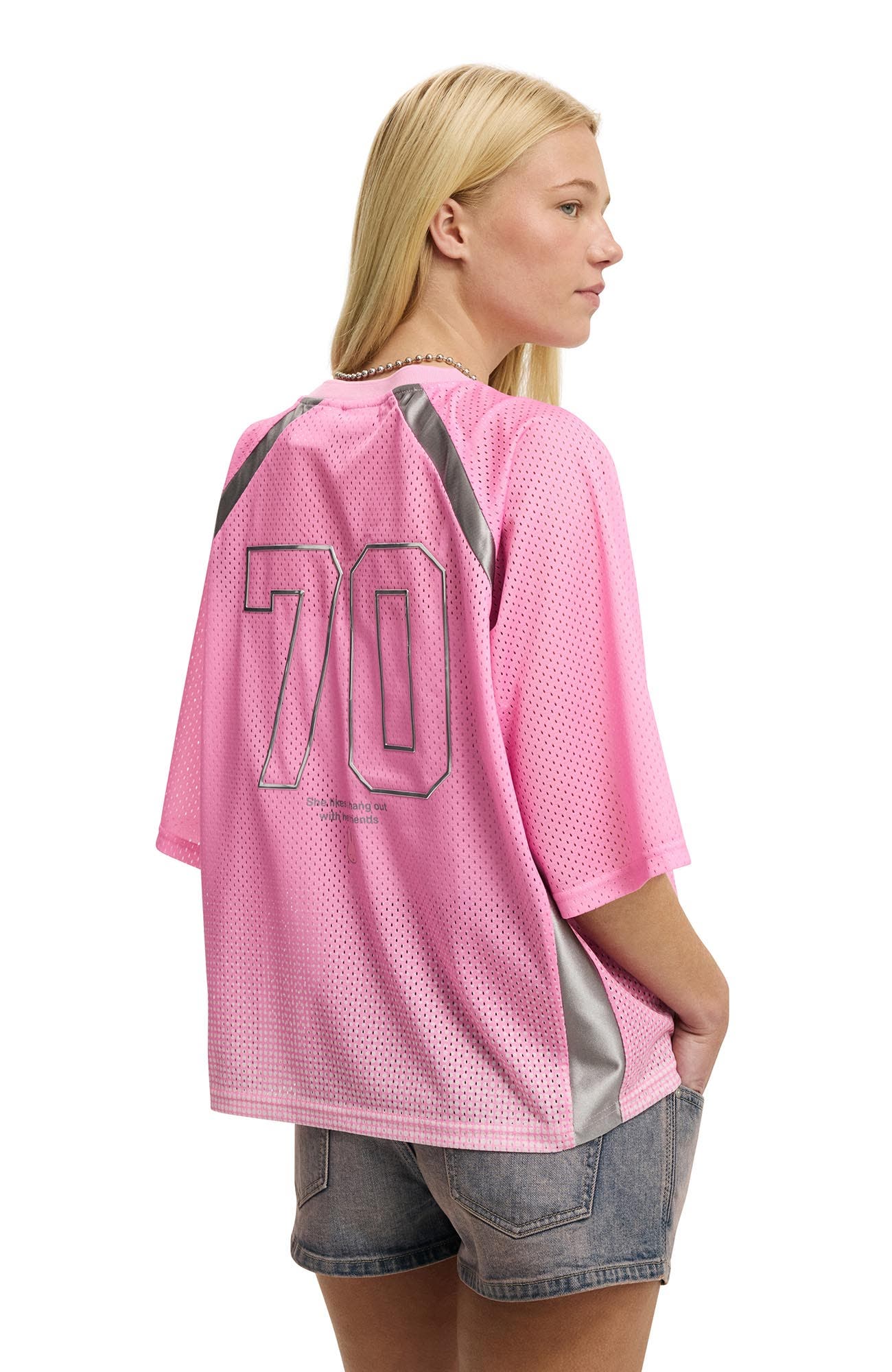 Women's Lcn V Neck Regular Cropped Graphic Tee New - image 2