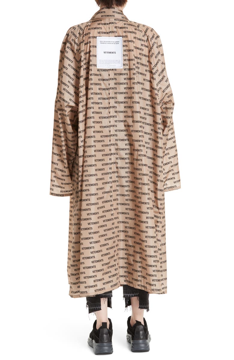 VETEMENTS Logo Waterproof Car Coat, Alternate, color, 