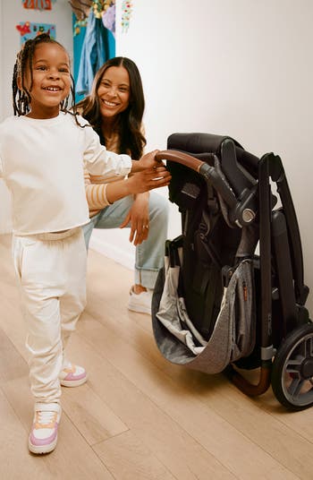 Cruz<sup>®</sup> V3 Stroller