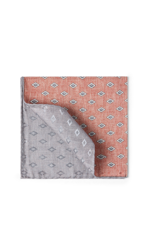 Silk pocket square with pattern