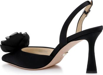 Carlise Rose Pinted Toe Pump