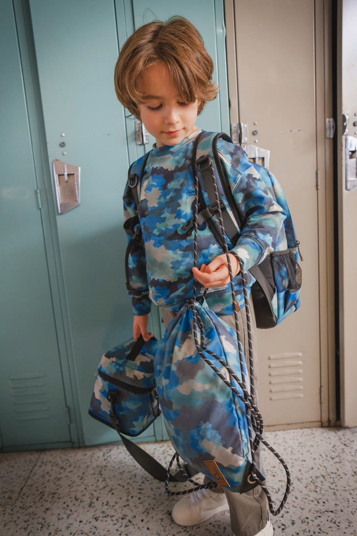 Deux par Deux Camouflage Durable Lightweight Drawstring Bag, Alternate, color, Blue And Grey Camouflage