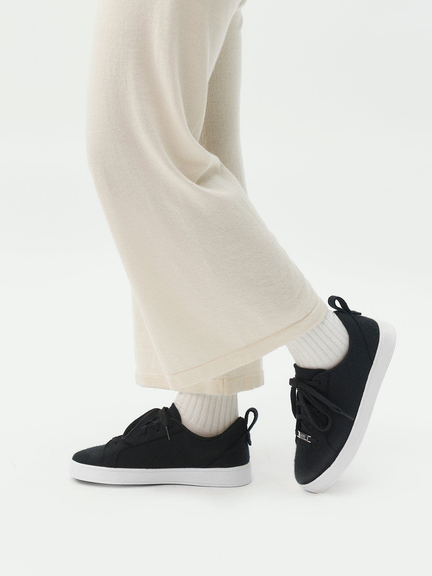 GOBI Mongolian Cashmere Cashmere Low Ankle Sneakers, Alternate, color, Black