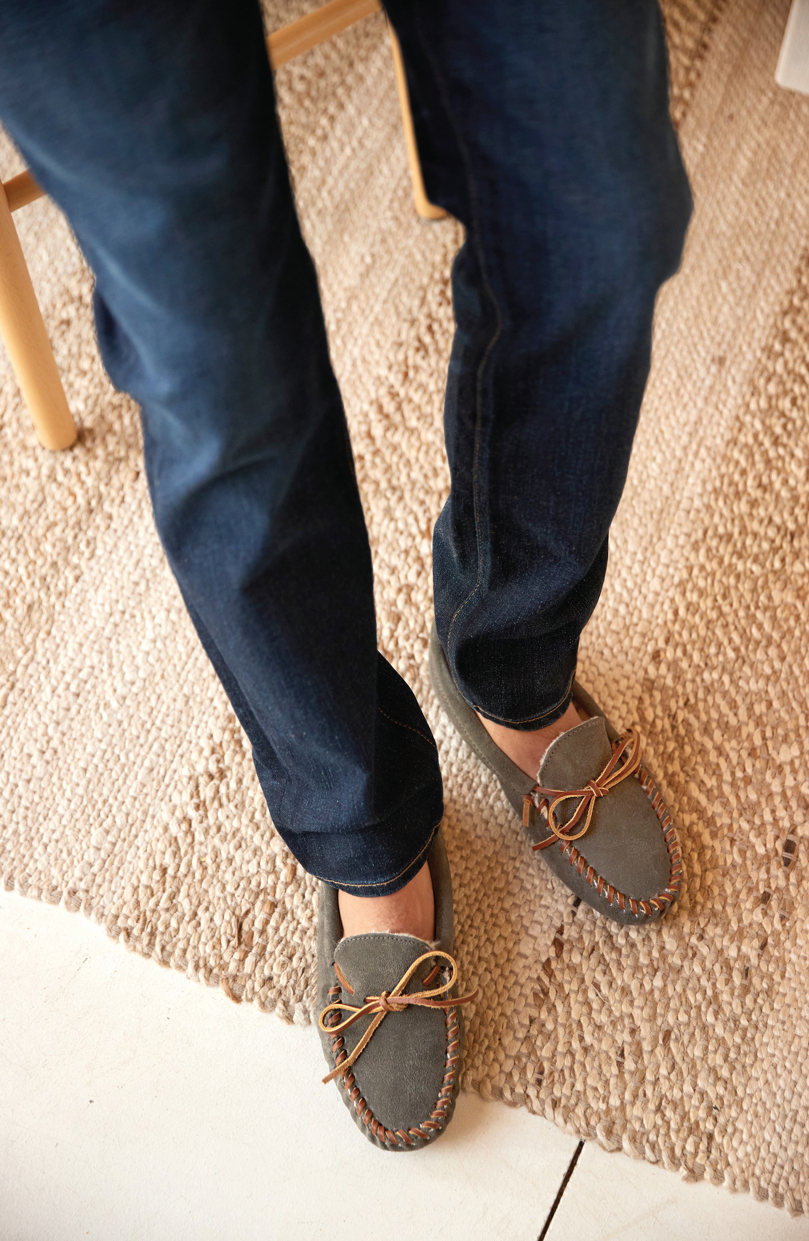 Minnetonka Faux Shearling Lined Slipper, Alternate, color, Grey