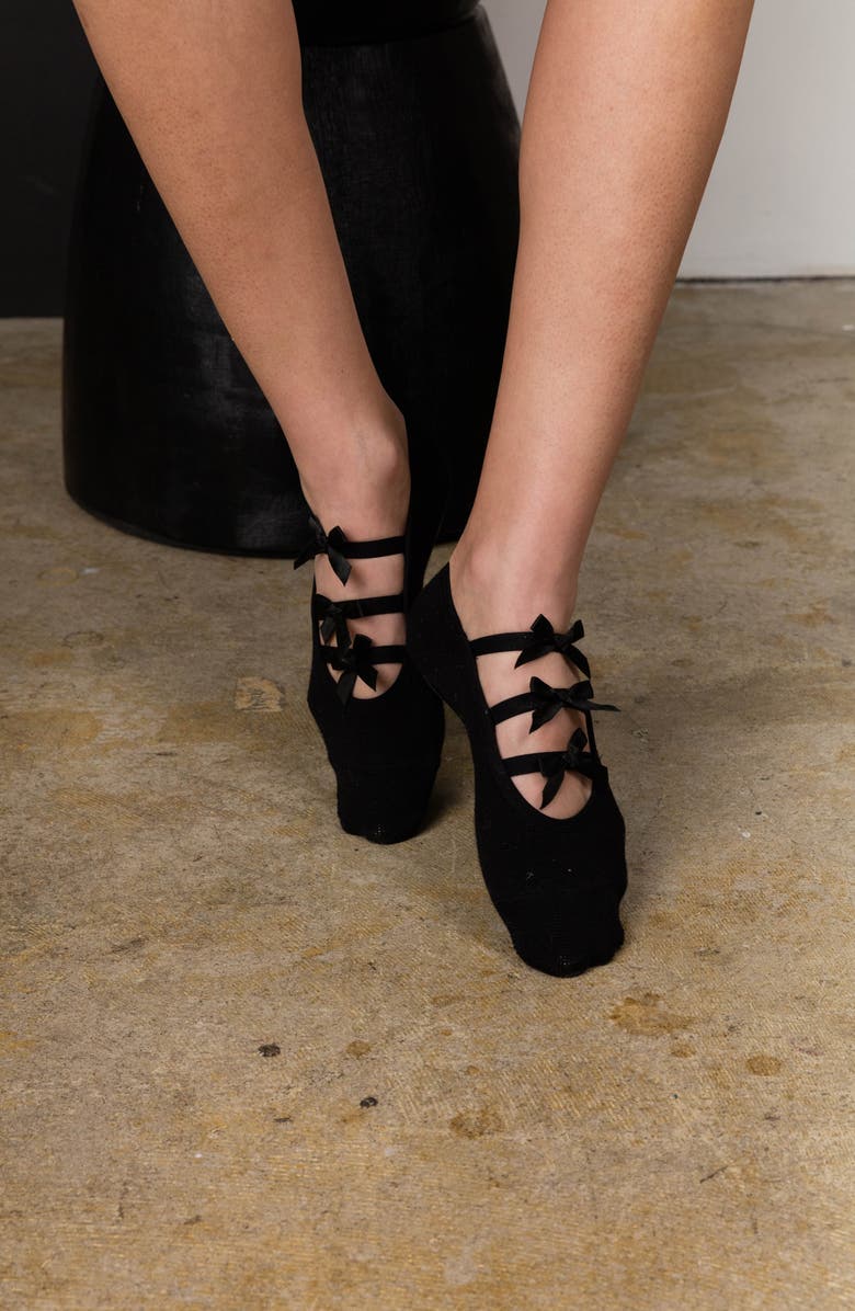 Arebesk Ribbon 2-Pack Cotton Blend Gripper Socks, Alternate, color, Black/ Black