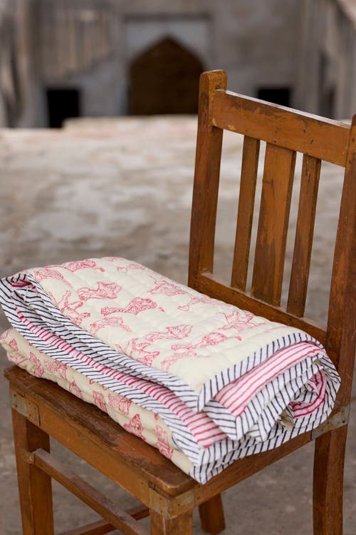 Cqc La Circus Baby Quilt In Neutral