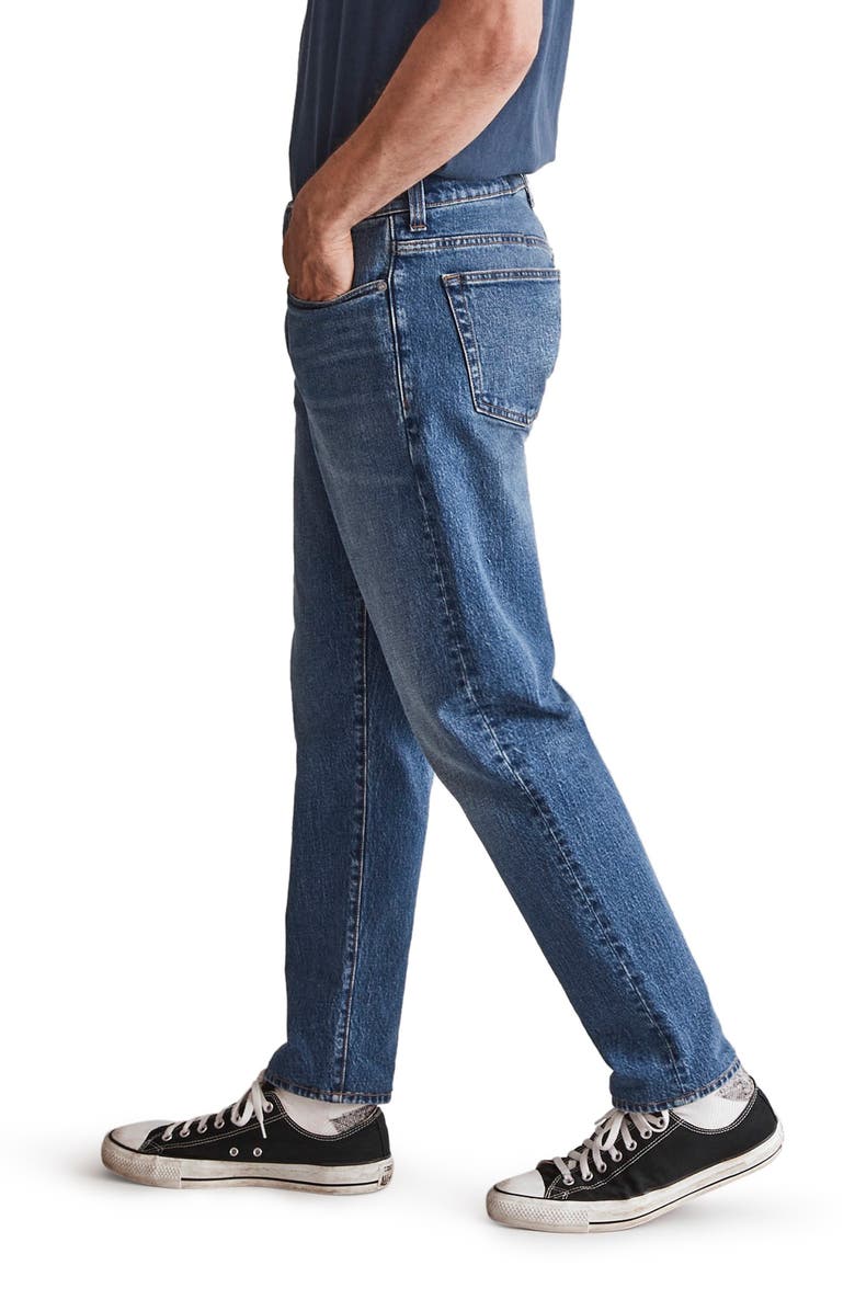 Madewell Relaxed Taper Jeans, Alternate, color, Banwell Wash