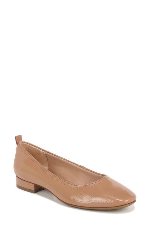 Cameo Flat - Wide Width Available (Women)