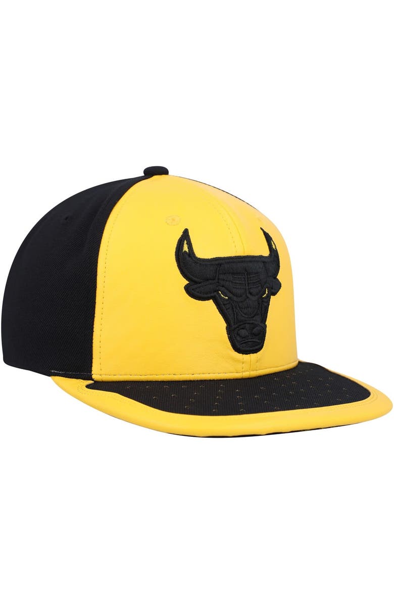 Mitchell & Ness Men's Mitchell & Ness Yellow/Black Chicago Bulls Day One Snapback Hat, Alternate, color, 