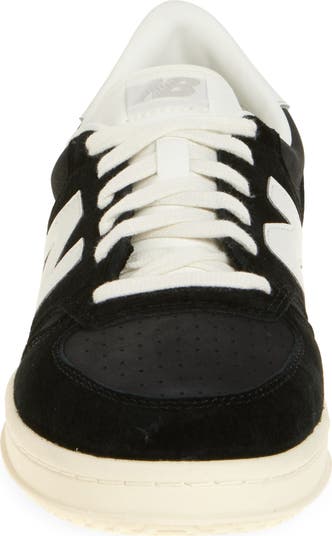 T500 Tennis Sneaker