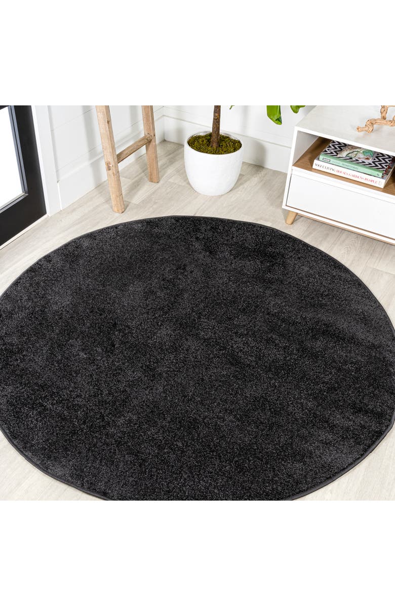 JONATHAN Y Haze Solid Low-Pile Round Area Rug, Main, color, Onyx-Black
