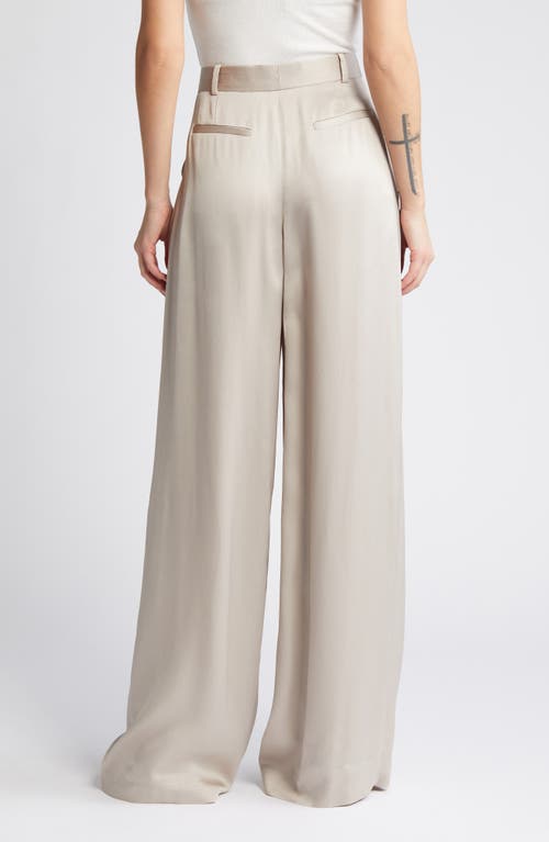 Frame Pleated Wide Leg Trousers In Light Beige