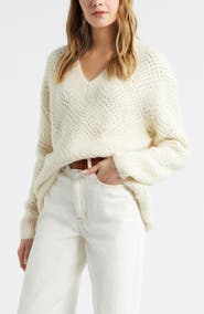 Treasure & Bond Diamond Stitch V-Neck Sweater