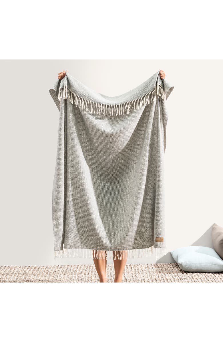 Lands Downunder Juno Cashmere Throw, Alternate, color, Light Gray