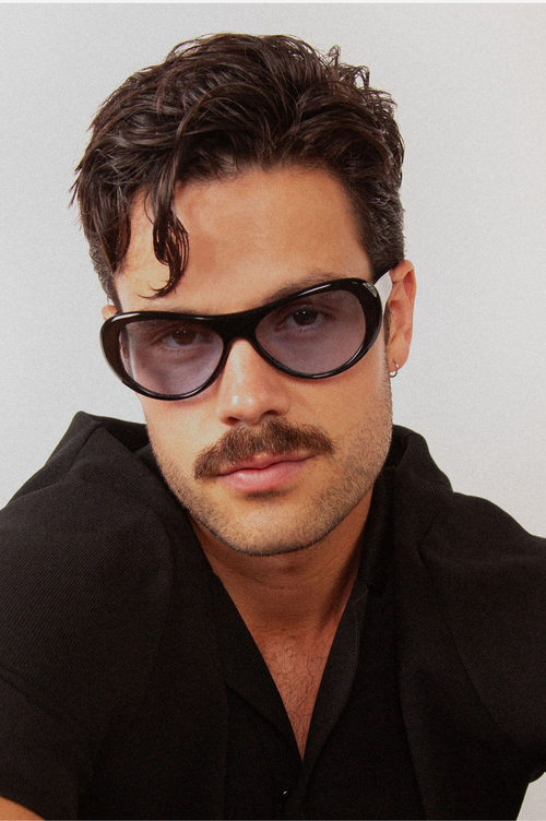 Indy Liotta Round Polarized Sunglasses In Black