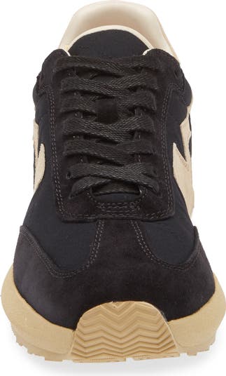 VISVIM｜SNEAKERS (FKT RUNNER (0125101001005 BLACK)) Buy visvim men black fkt runner sneakers for $1,395 online