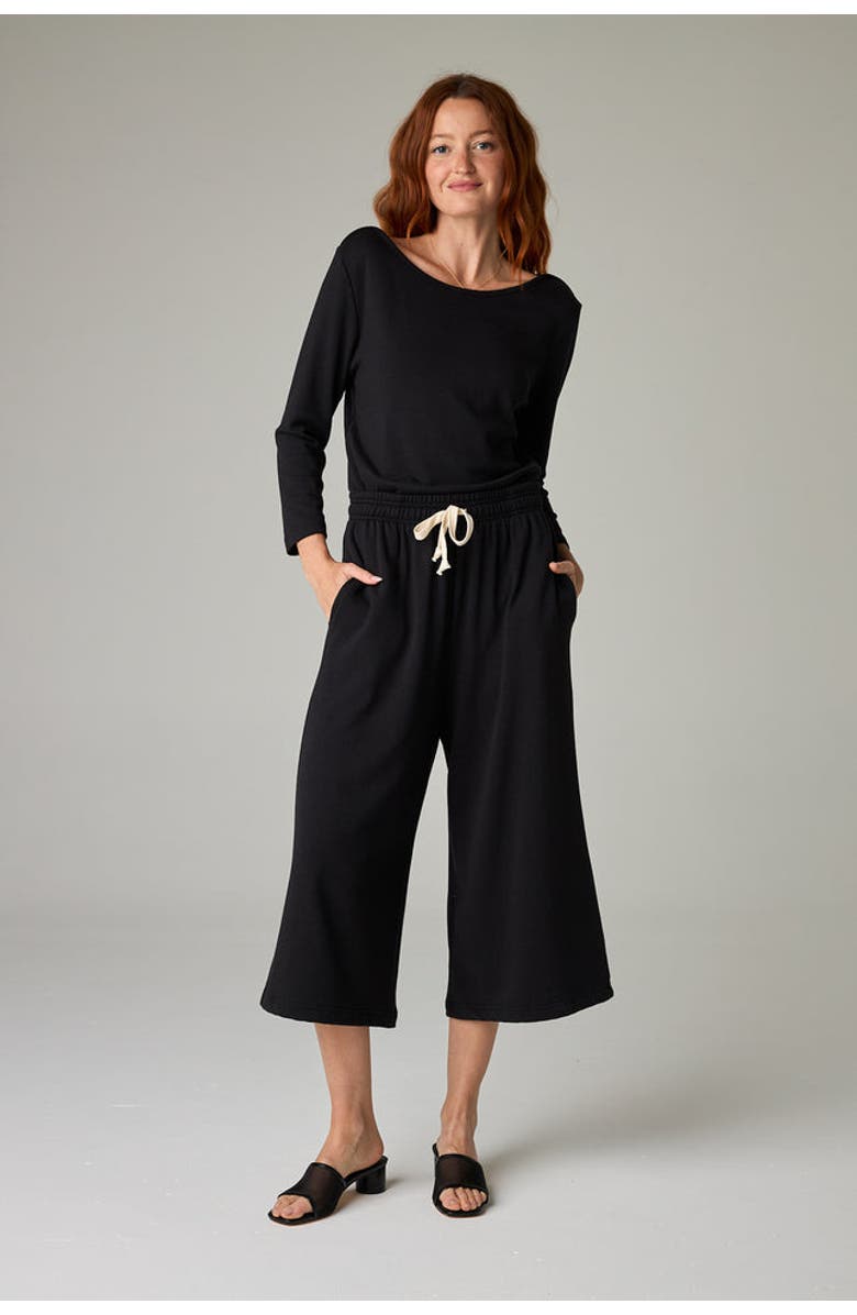 eavolu Baikal Eco-Luxe Fleece Crop Pant - Cloud-Soft Comfort, Alternate, color, Coal Black