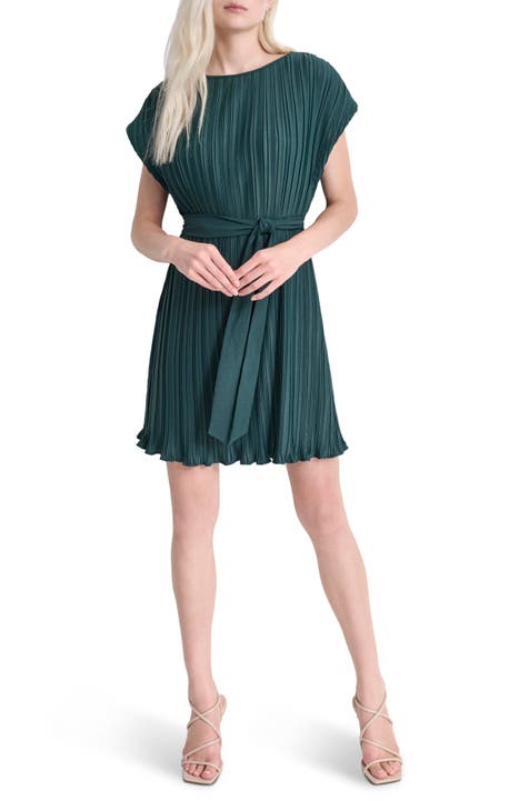 Short Sleeve Sunburst Pleated Dress