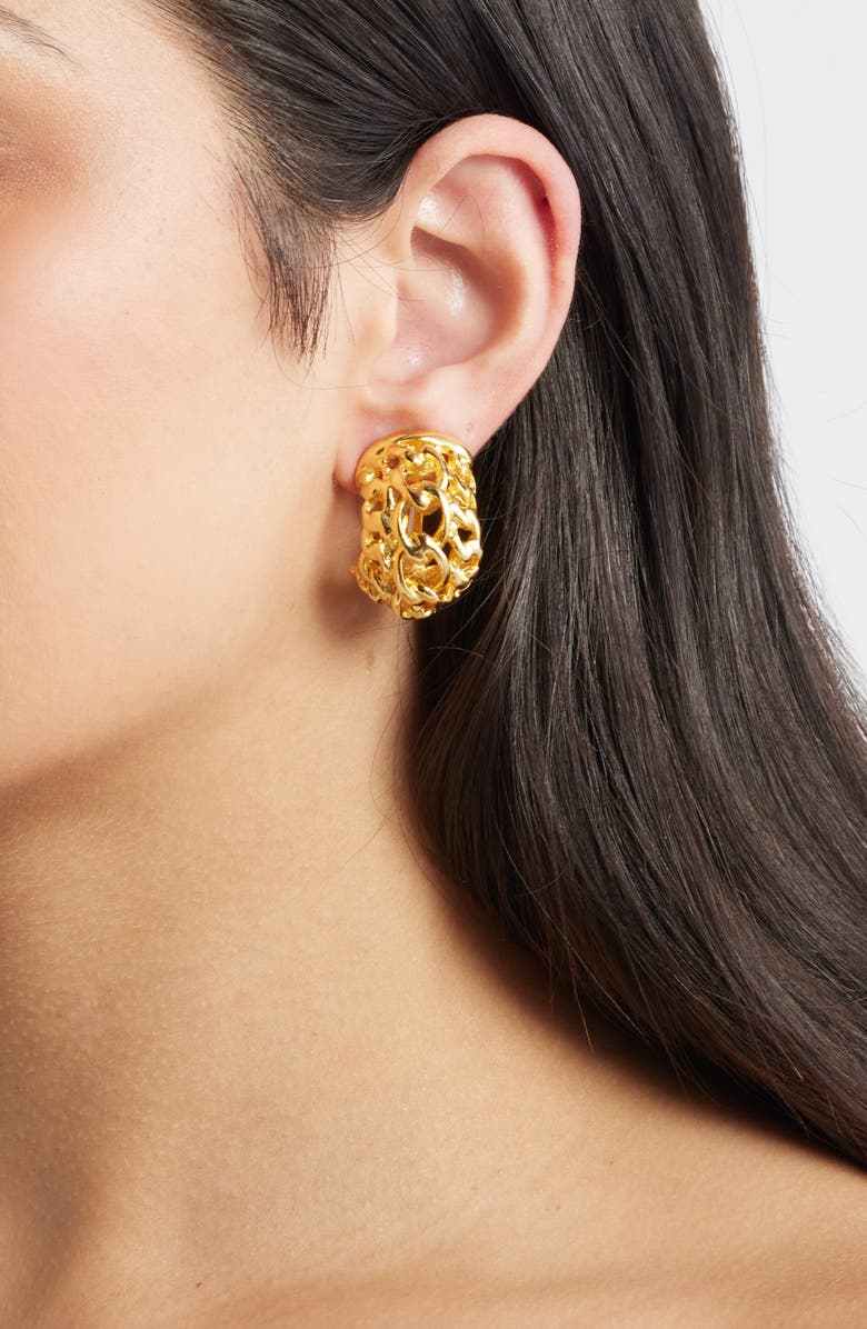 Kenneth Jay Lane Frozen Chain Huggie Earrings, Alternate, color, Polished Gold