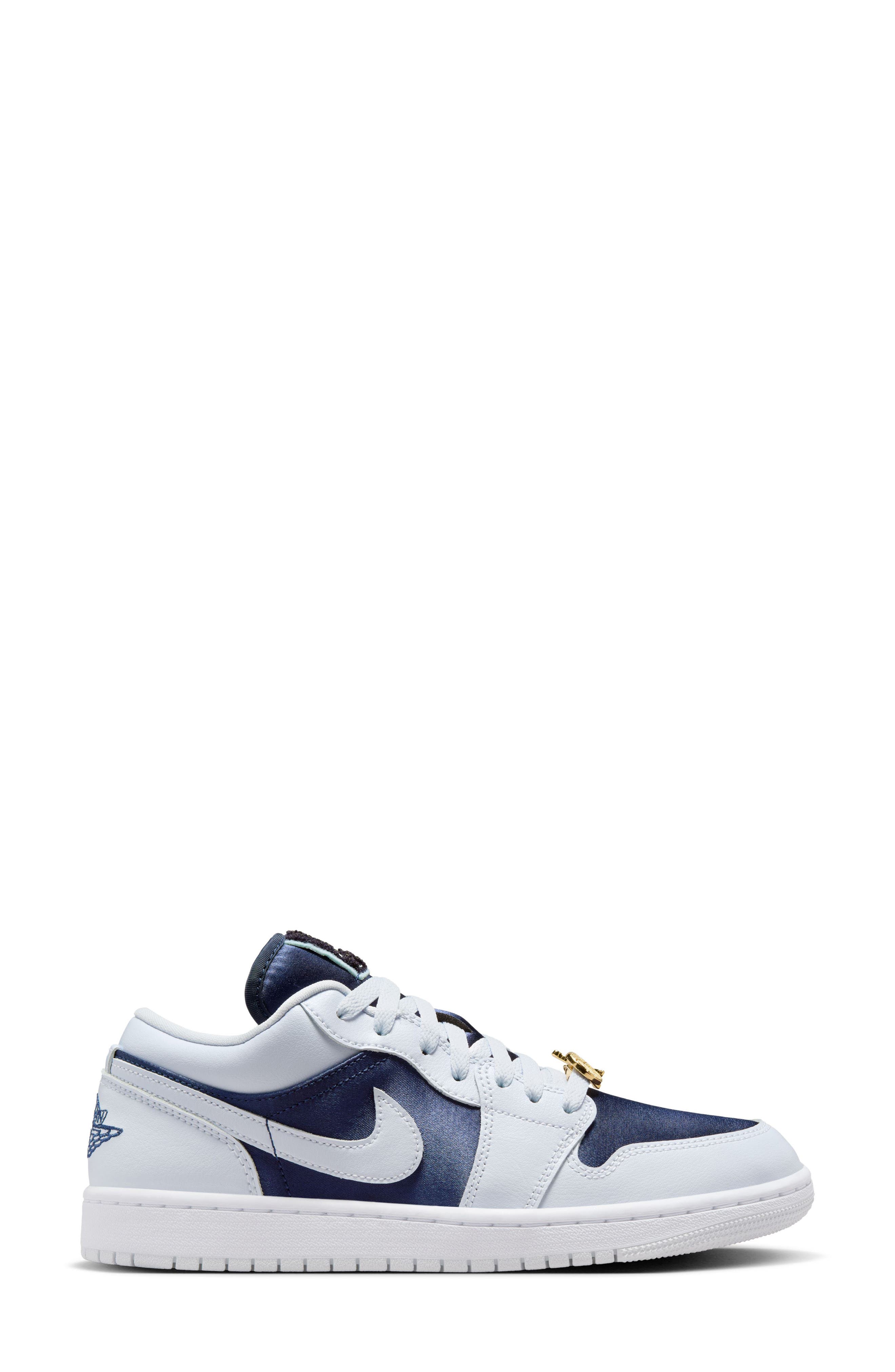 Air Jordan 1 Low SE Basketball Sneaker, Alternate, color, FOOTBALL GREY/ MIDNIGHT NAVY