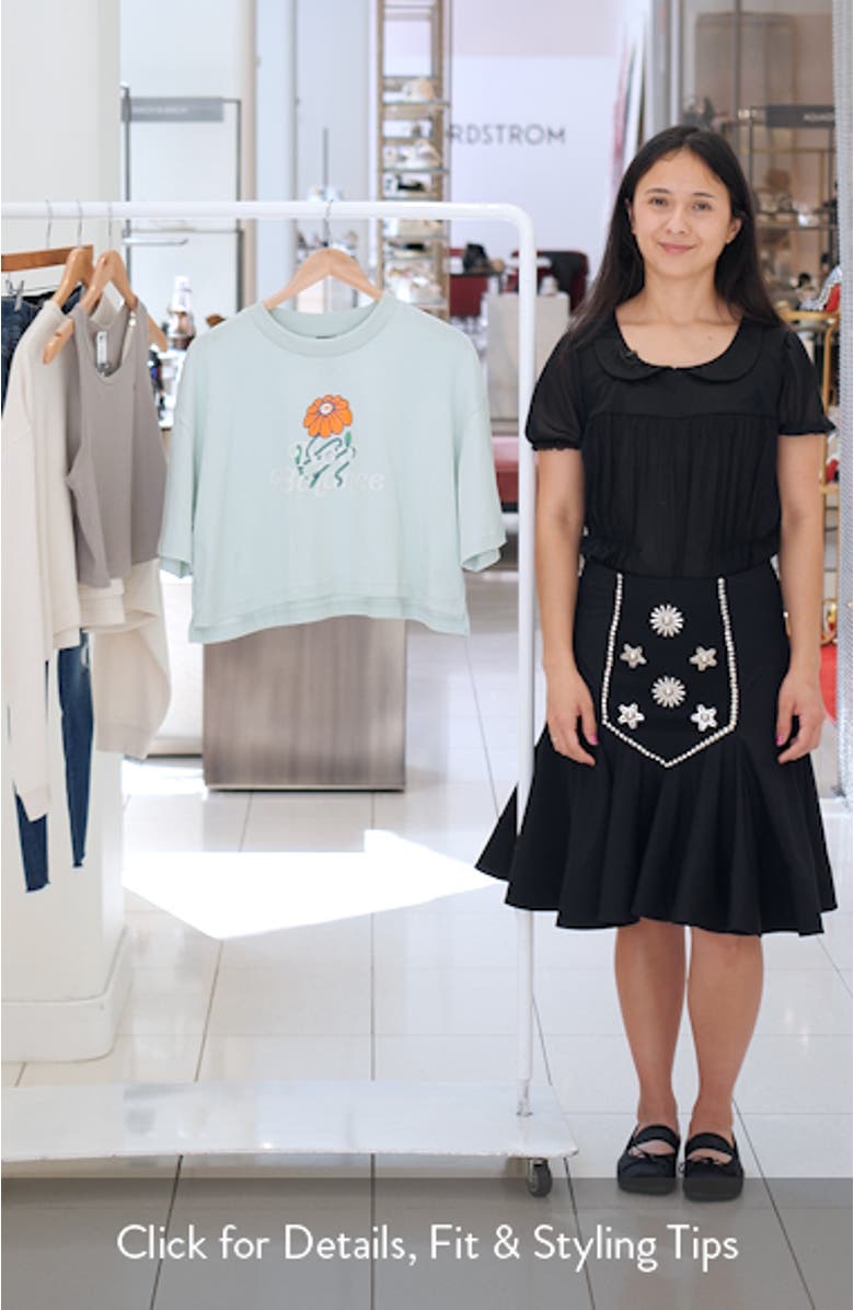 Athletics Oversize Crop Flower Graphic T-Shirt, sales video thumbnail