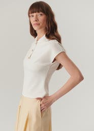 Exquise Juniper Minimalist Crystal Pocket Tee