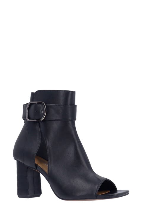 Quinlan Sandal (Women)