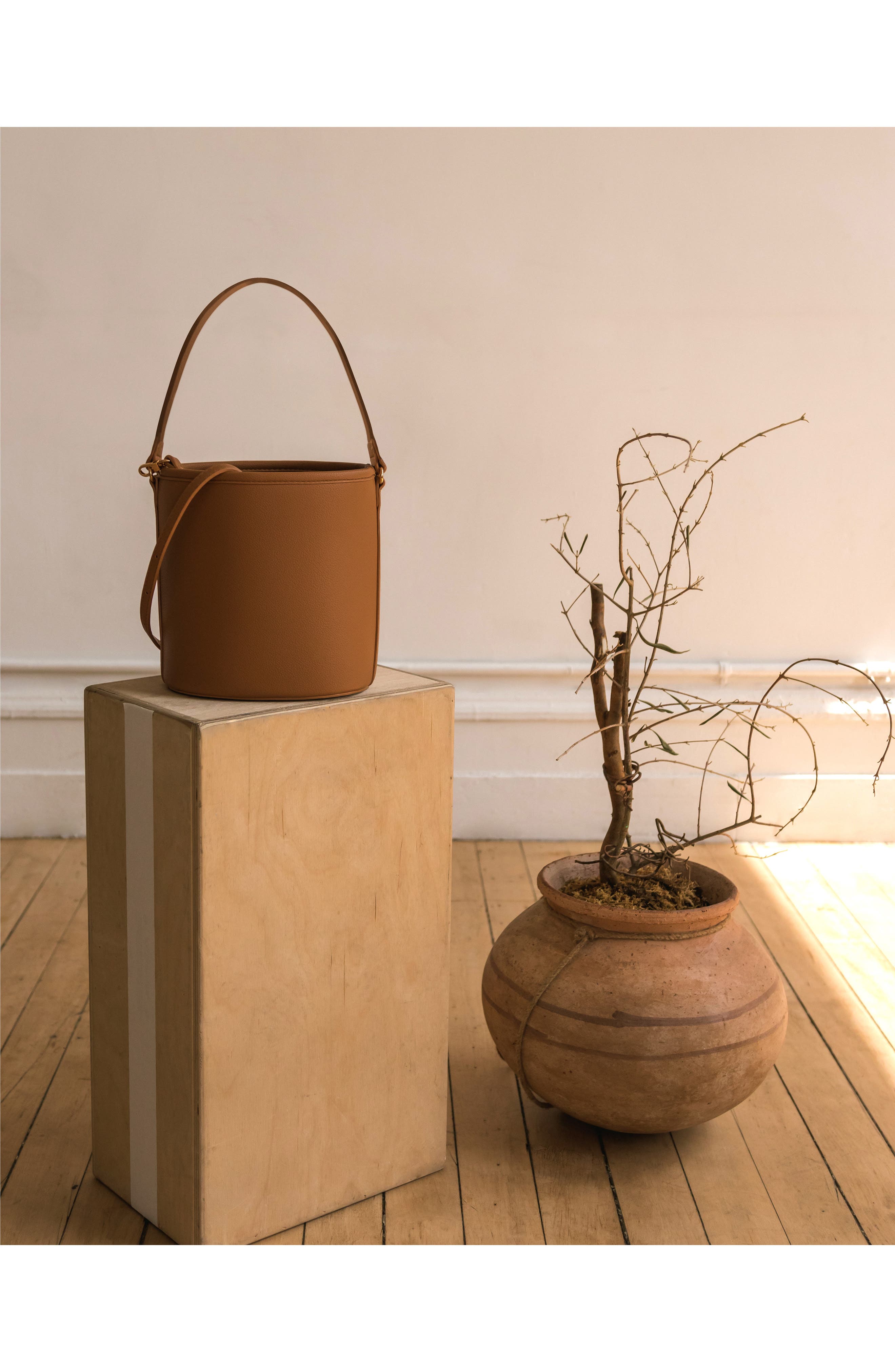 Who What Wear Lilly Bucket Bag, Alternate, color, 