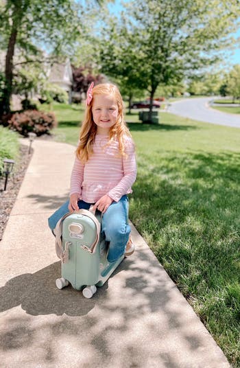 Kids' BedBox<sup>®</sup> 19-Inch Ride-On Carry-On Suitcase