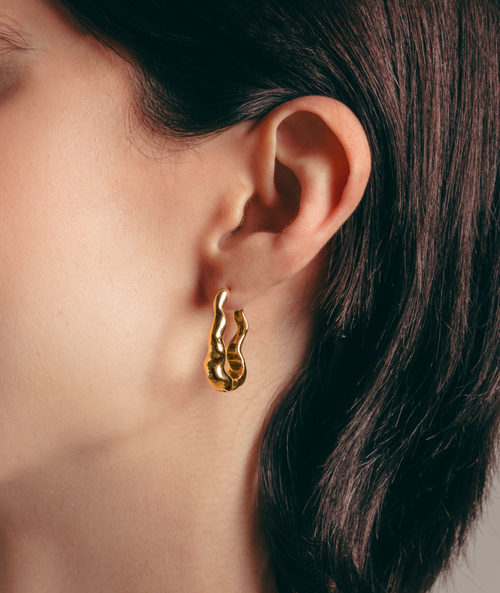 Hey Harper Dazzling Long Earrings In Gold