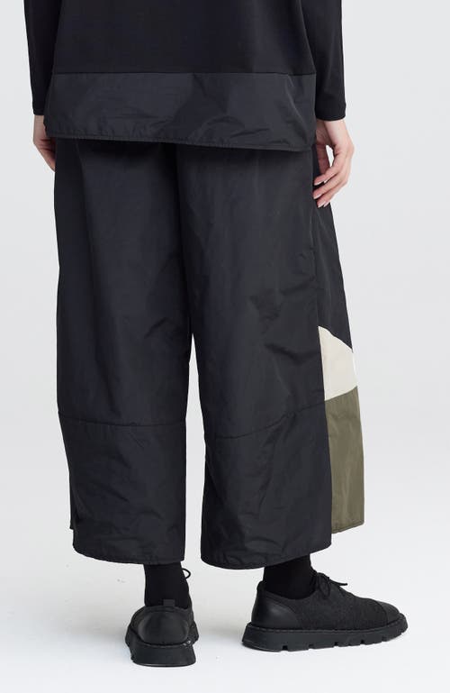 Luukaa Brooklyn Cropped Graphic Pants In Black