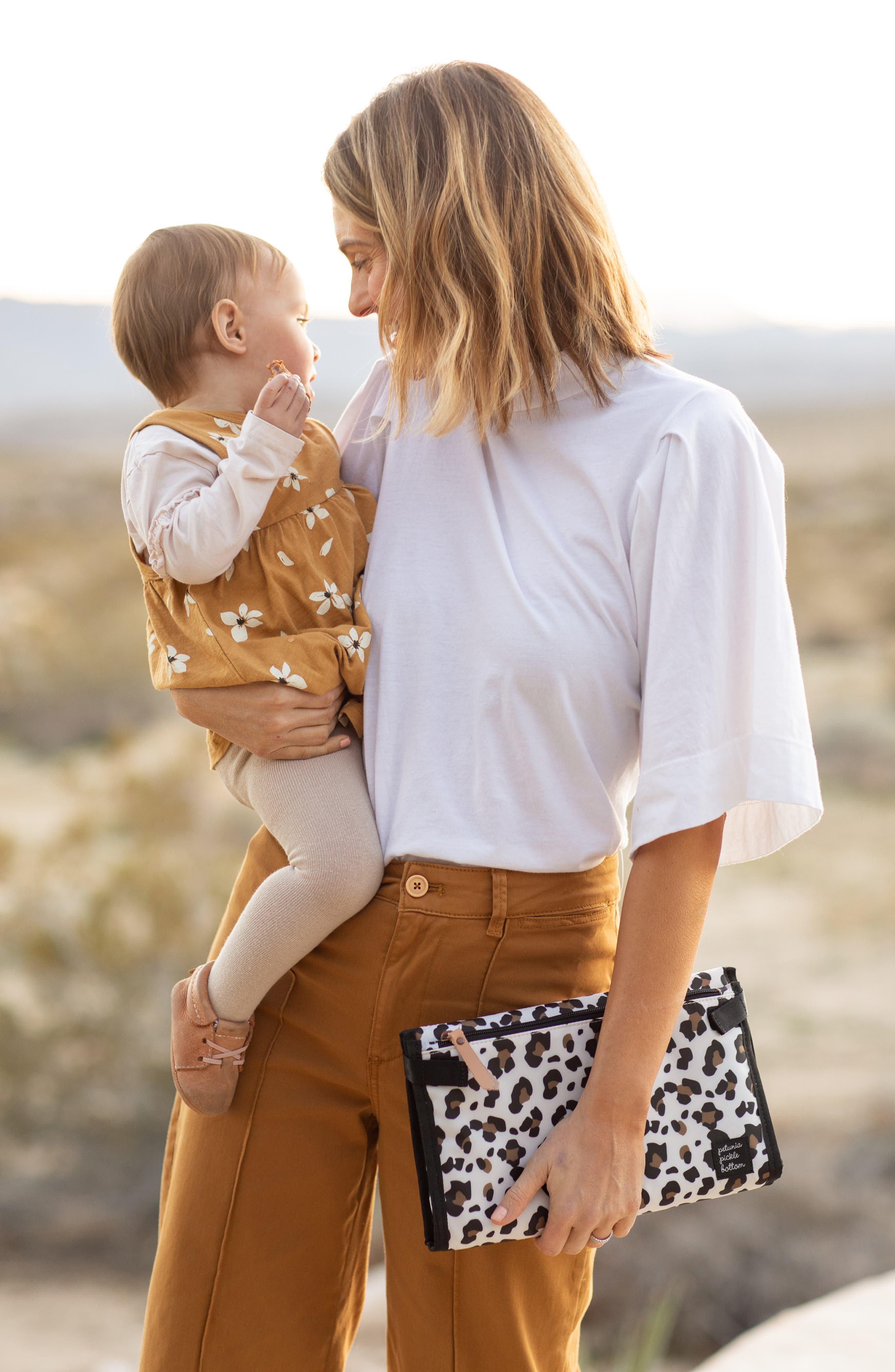 Petunia Pickle Bottom Nimble Diaper Clutch, Alternate, color, Leopard