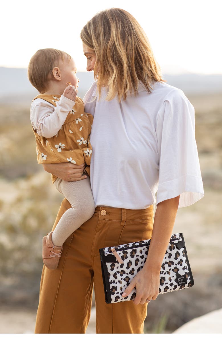 Petunia Pickle Bottom Nimble Diaper Clutch, Alternate, color, Leopard