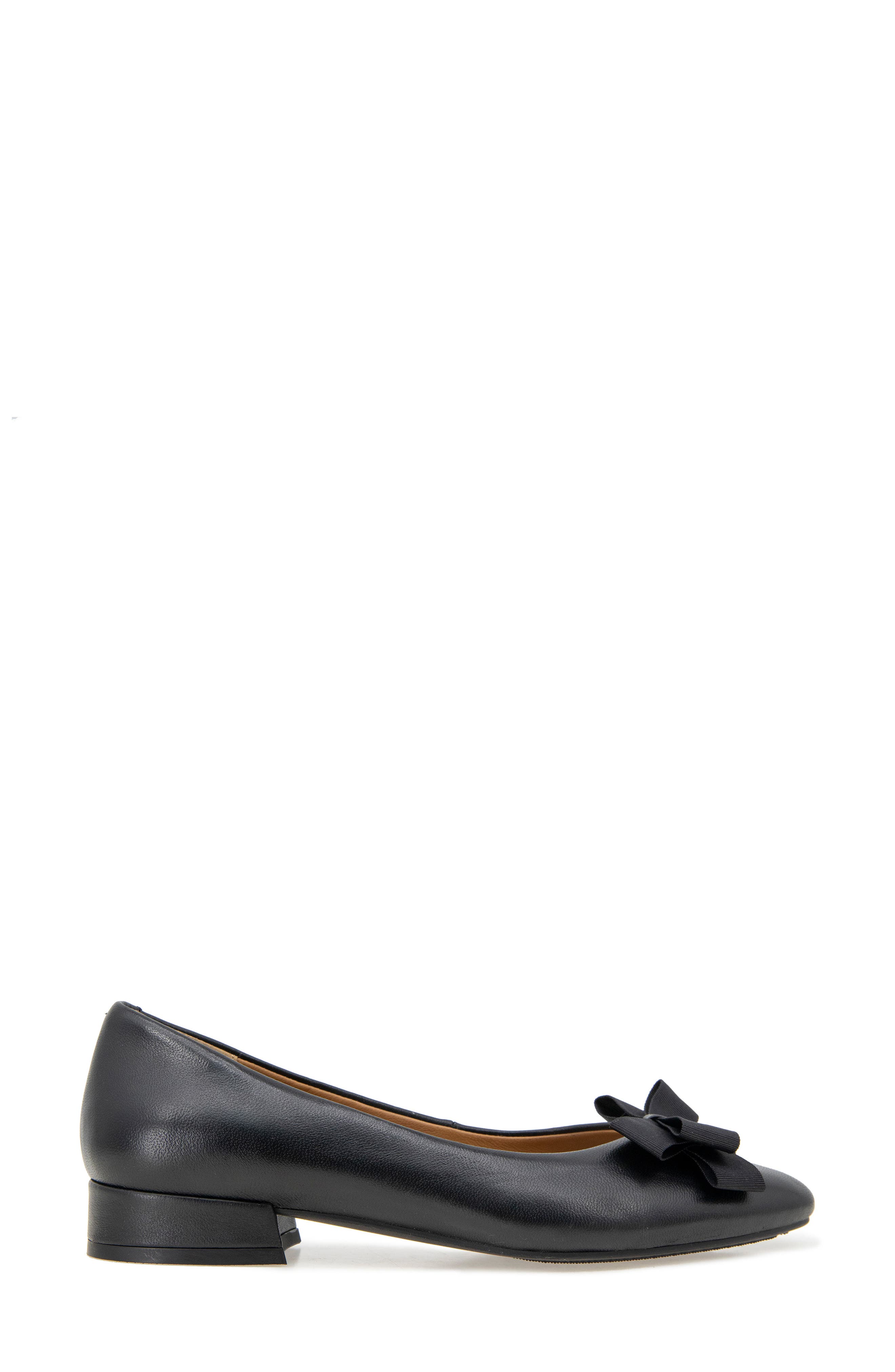 Gentle Souls Abigail Bow Pump, Alternate, color, Black Leather