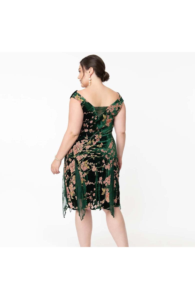 Unique Vintage Plus Size 1920s Hemingway Flapper Dress, Alternate, color, Emerald Velvet