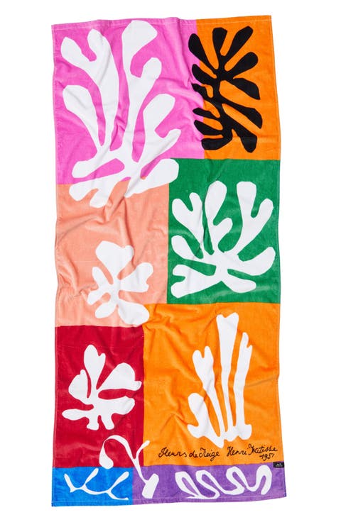 Snow Flowers Beach Towel