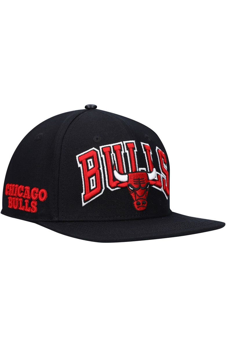PRO STANDARD Men's Pro Standard Black Chicago Bulls Wordmark Logo Snapback Hat, Main, color, 