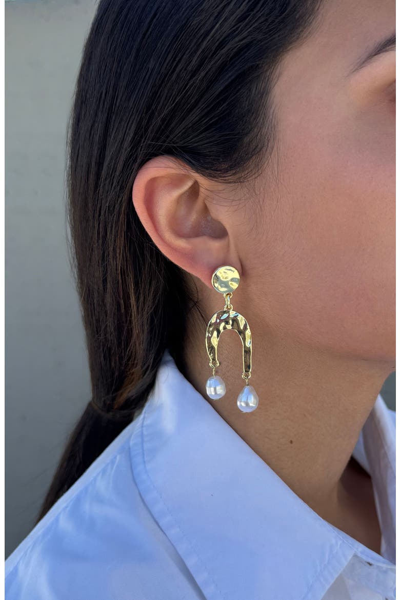 Hammered Faux Pearl Drop Earrings, Alternate, color, GOLD/ WHITE