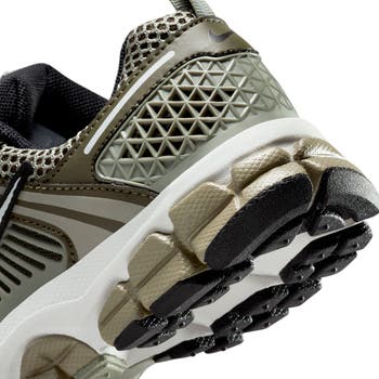 Kids' Vomero 5 Sneaker