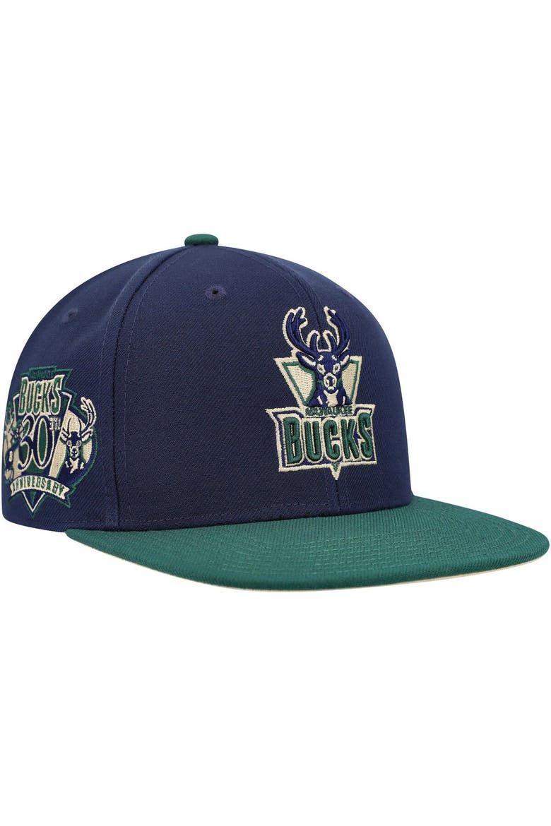 Men's Mitchell & Ness Navy/Green Milwaukee Bucks 30th Anniversary Hardwood Classics Grassland Fitted Hat, Main, color, Navy