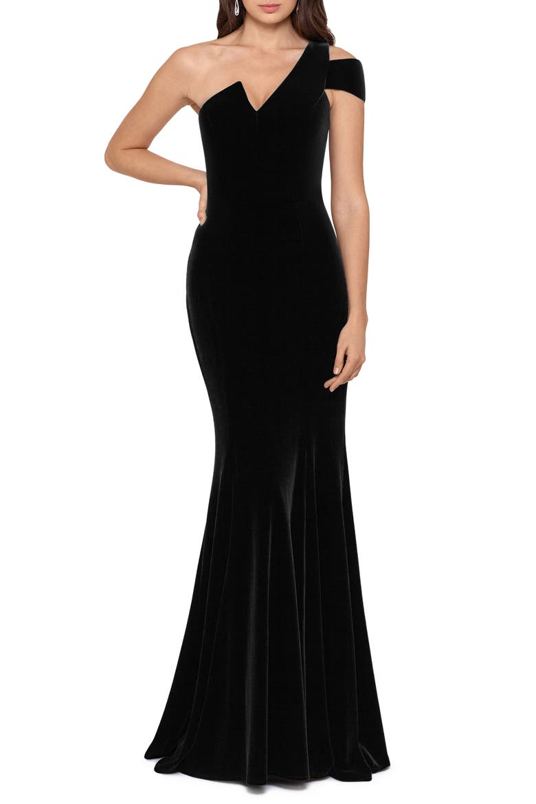 One-Shoulder Velvet Mermaid Gown video