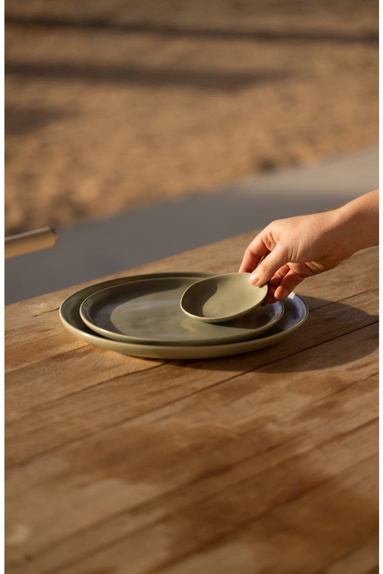 The Dinner Set of 4 Plates, Alternate, color, BEACHGRASS GREEN